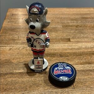 Vintage Rare Promotional Hartford Wolf Pack Mascot Bobblehead with Puck